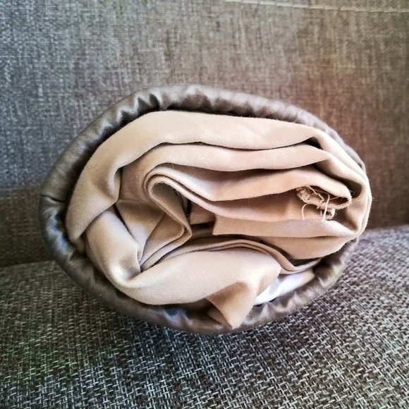 Casaluna Temperature Regulating Solid Pillowcase Set - Picture 12 of 13